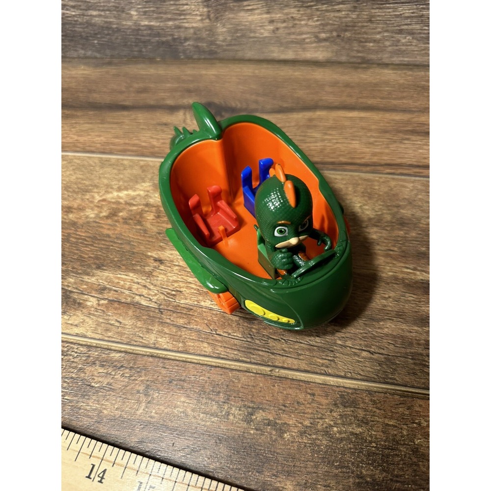 PJ mask gekko mobile that fits all three heros With Catboy Lizard